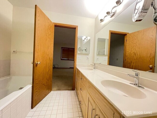 Building Photo - 13701 Wood Ln