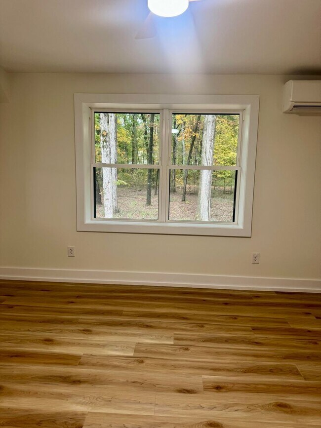 Building Photo - 2113 W Madison Ave