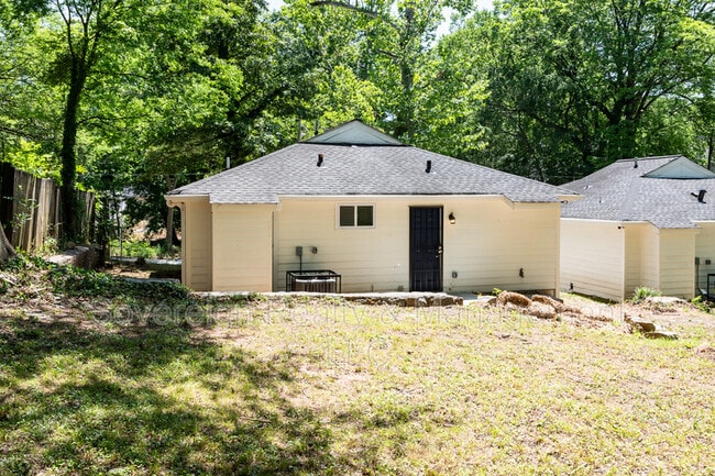 Building Photo - 452 Paines Ave NW