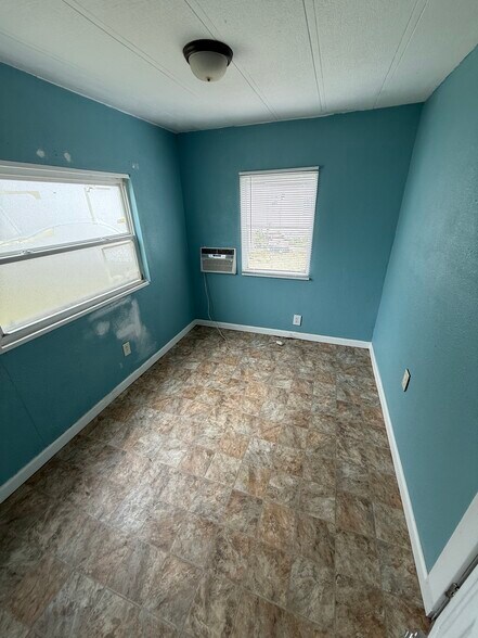 Building Photo - 920 Boardwalk Ln