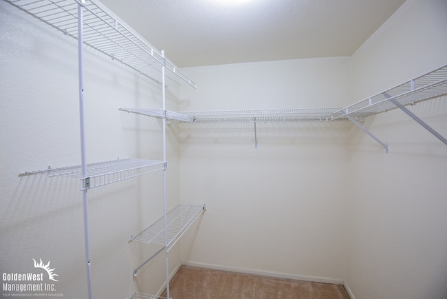 Building Photo - Bright and Spacious 2Bdm 2Ba in Gated Comm...