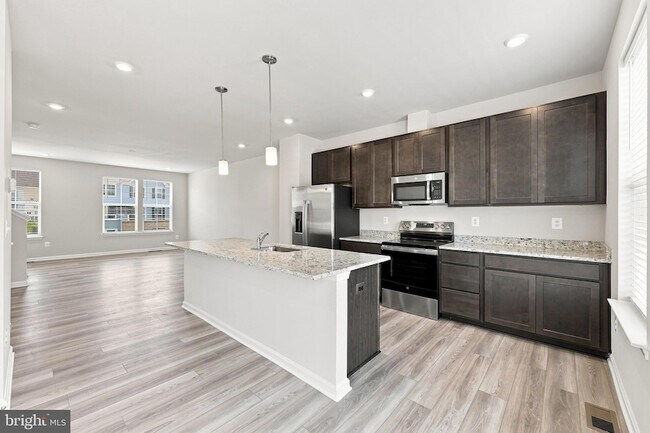Building Photo - 432 Seeback Dr