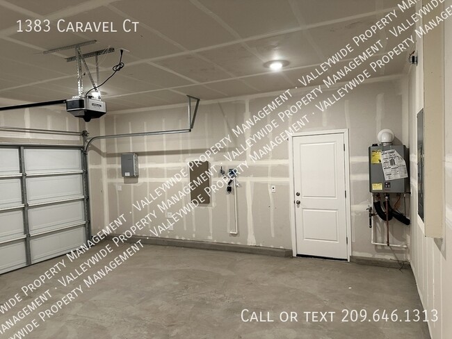 Building Photo - 1383 Caravel Ct