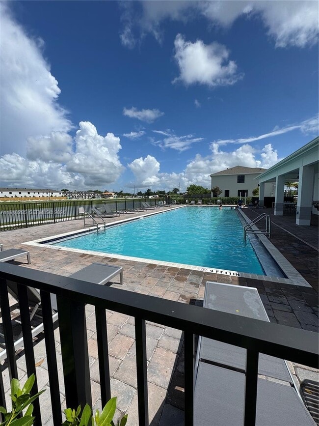 Building Photo - 466 NE 12th St