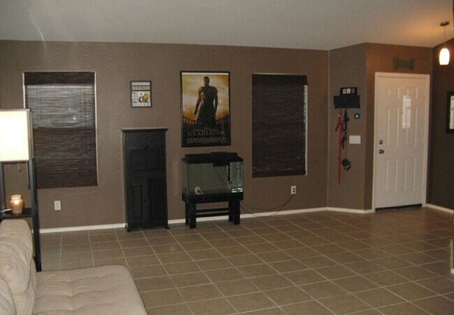 Building Photo - 4 Bedroom, 2 Bath Coming 07/01/25!