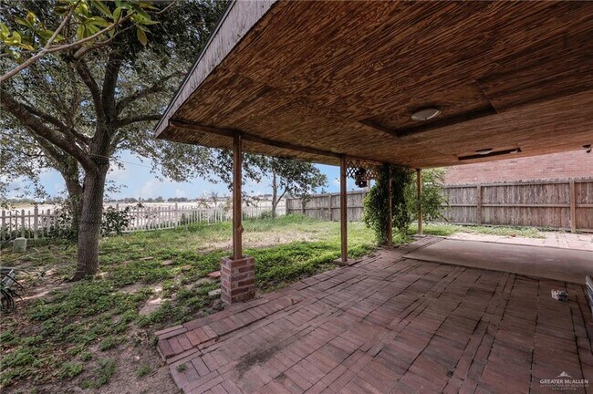 Building Photo - 3806 View Point Dr