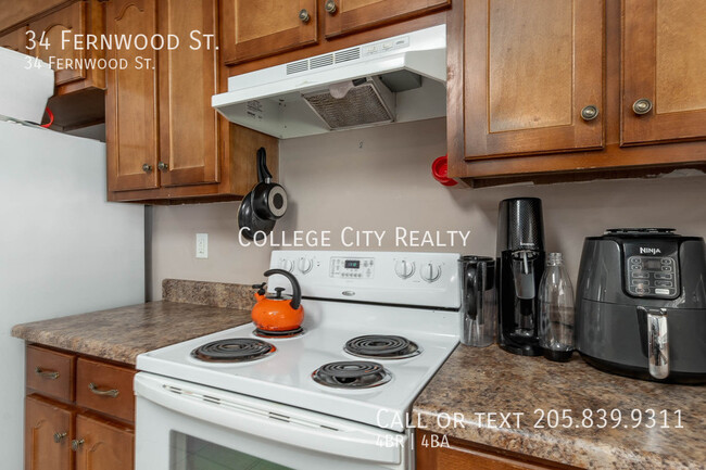 Building Photo - 34 Fernwood St