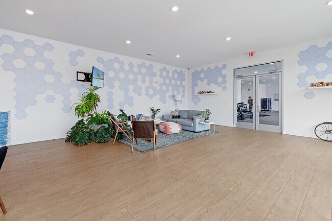 Building Photo - 4361 S Congress Ave