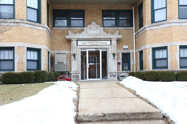 Building Photo - 4706 N. Beacon Street