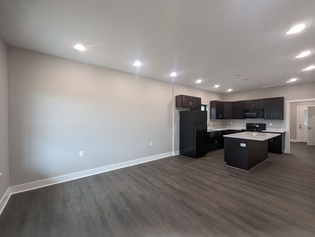 Building Photo - 3/2 New Construction in Southside