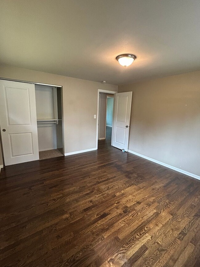 Building Photo - Rambler with Basement