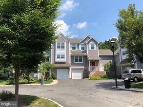 Building Photo - 33 Ketley Pl