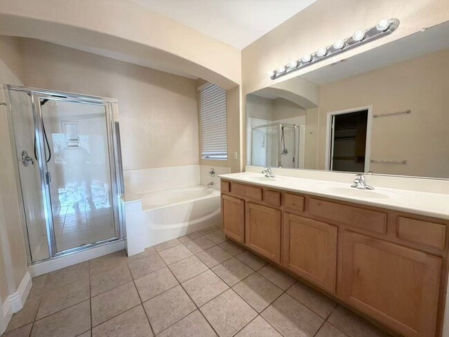 Building Photo - 2295 Tedesca Dr