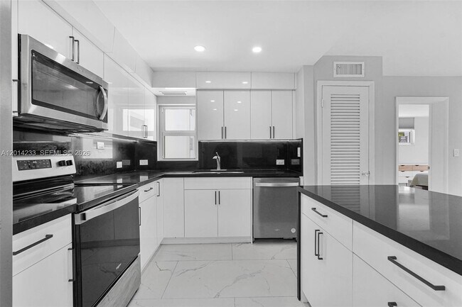 Building Photo - 1075 93rd St
