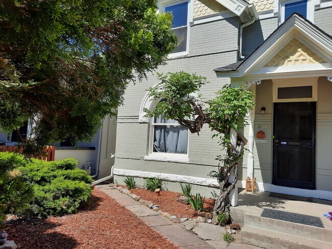 Building Photo - 2227 N Marion St