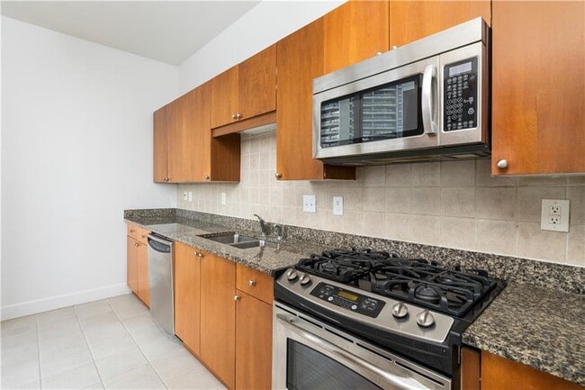Building Photo - 2626 Peachtree Rd NW