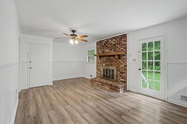 Building Photo - 2985 Fredrick Dr