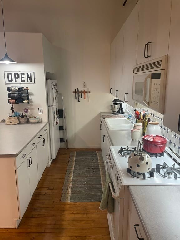 Kitchen - 728 W Jackson Blvd