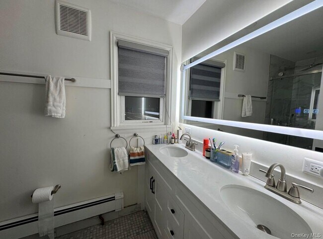 Building Photo - 14 Fremont St