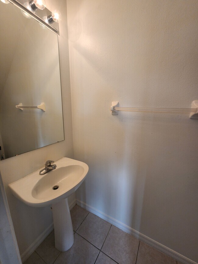 Building Photo - 6401 Barksdale Way