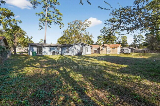 Building Photo - 24415 Lightwoods Dr