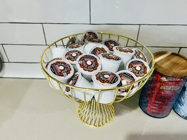 Building Photo - 15557 W 95th Ave