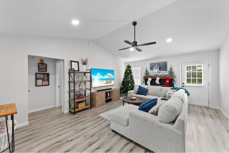 Building Photo - 3989 Hunters Lake Cir E