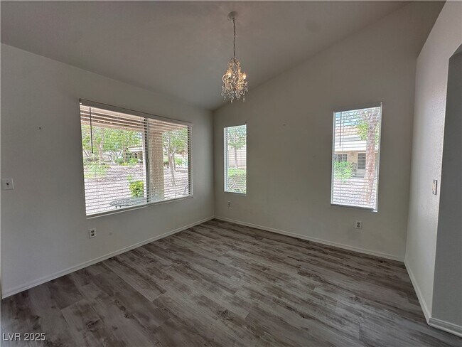 Building Photo - 2419 Desert Glen Dr