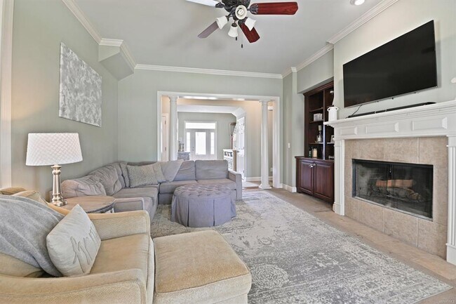 Building Photo - 401 Clear Creek View