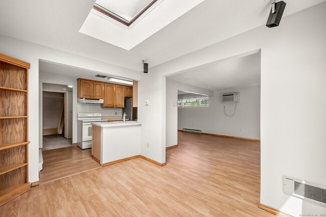 Building Photo - 72 Cinnamon Spring