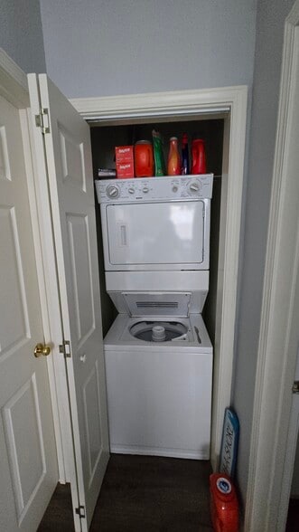 Laundry - 480 River Oaks Dr