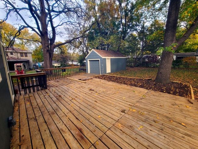 Building Photo - 8217 Belleview Ave