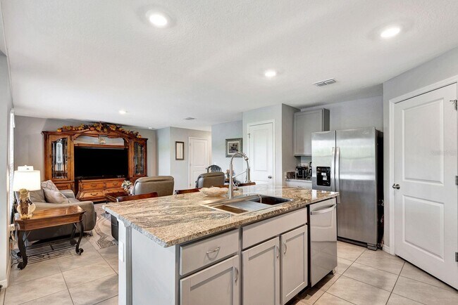 Building Photo - 2942 Rock Sound St