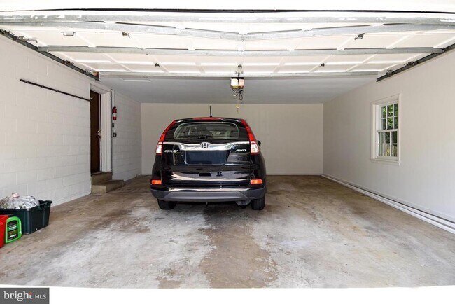 Building Photo - 7646 Huntmaster Ln