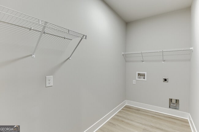 Building Photo - 125 Rains Rd