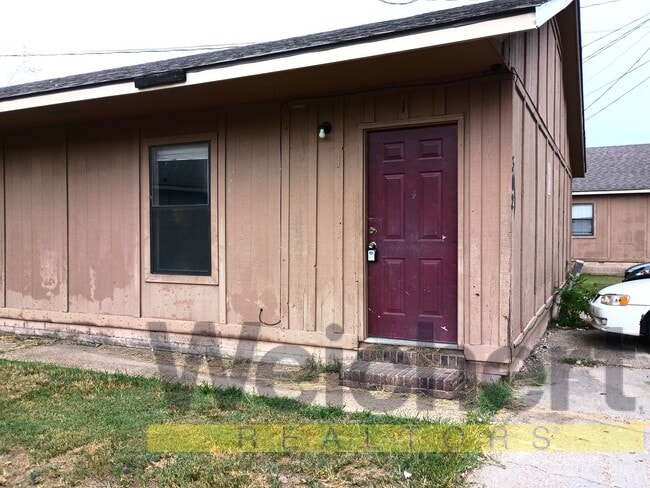 Primary Photo - Updated 2-Bedroom with Easy Commute