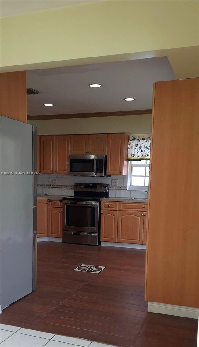 Building Photo - 7813 Shalimar St