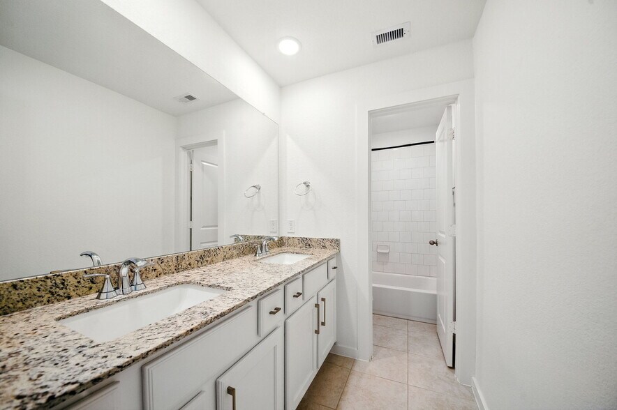 Building Photo - 13101 Cobalt Cove Ct