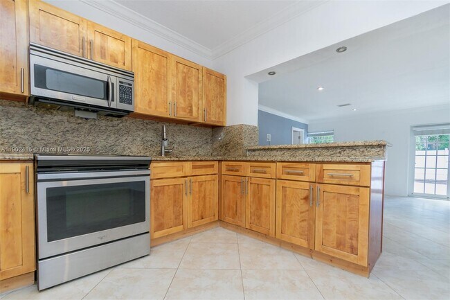 Primary Photo - 1000 SW 73rd Ave