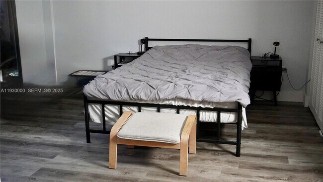 Building Photo - 1833 S Ocean Dr