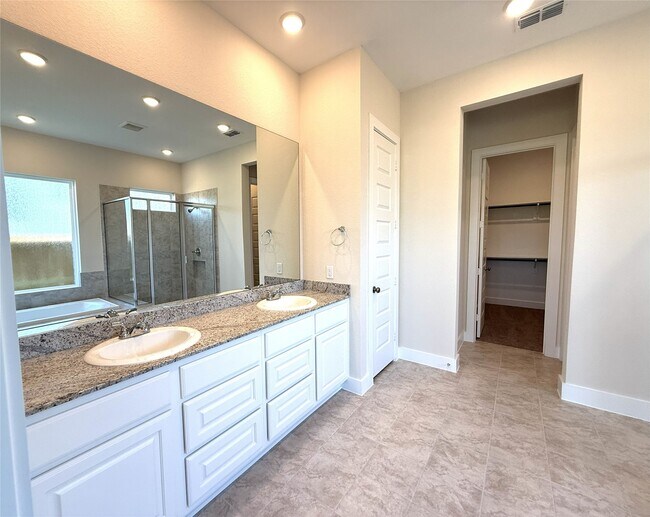 Building Photo - 2519 Dovetail Elm Dr