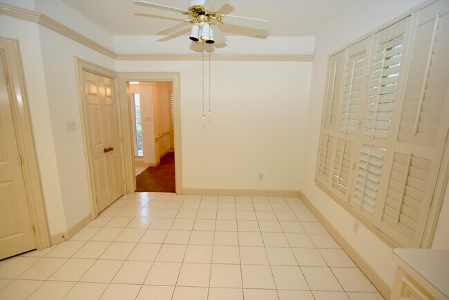 Building Photo - 6706 Prairie Dunes Dr