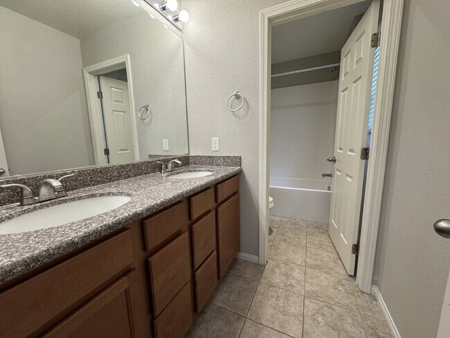 Building Photo - 235 Moonshot St