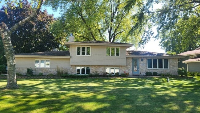 Primary Photo - 28W661 Douglas Rd