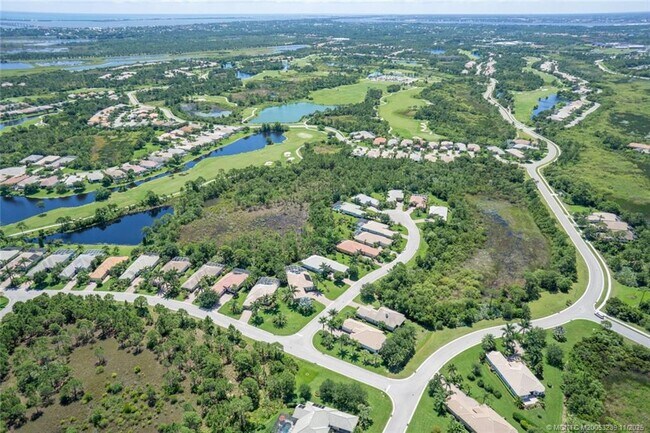 Building Photo - 4646 NW Wandering Oak Ct