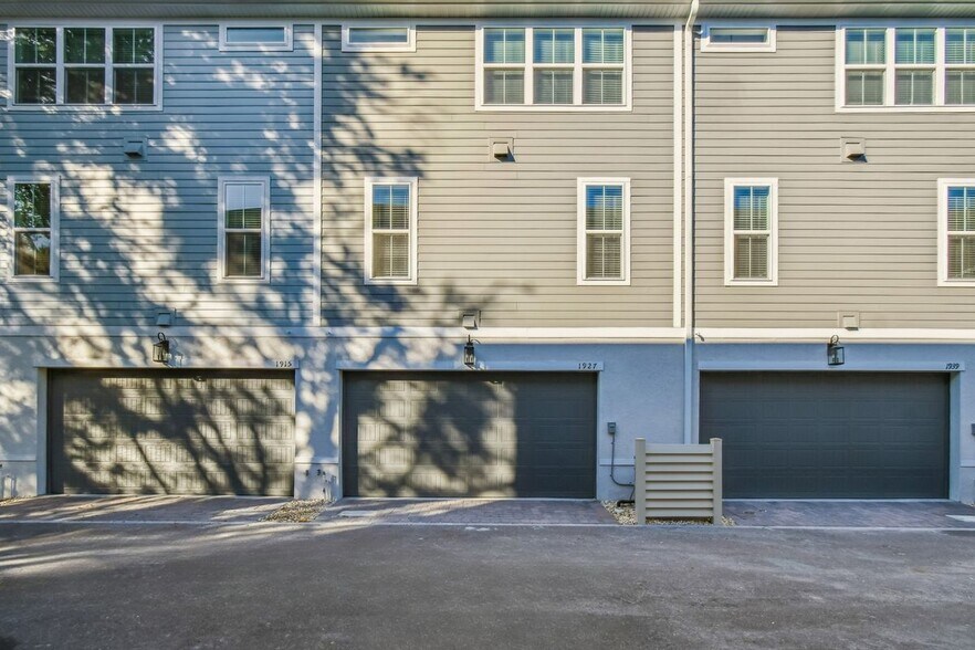 Building Photo - 1927 Risby Aly