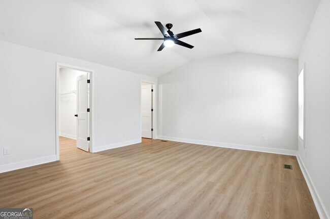 Building Photo - 127 Perry St