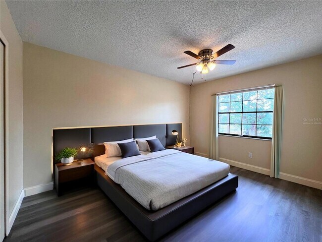 Building Photo - 52 N Fairfax Ave