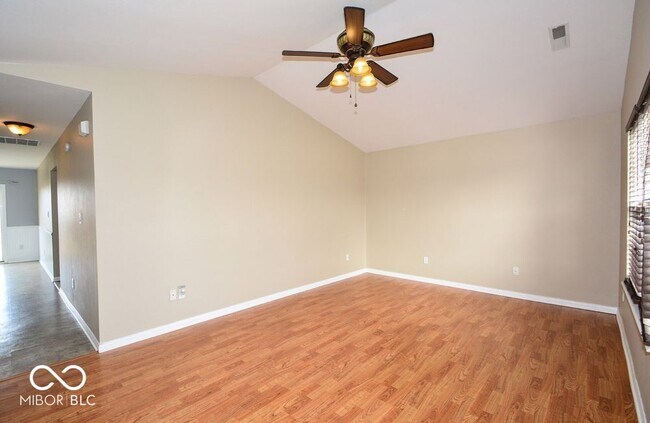 Building Photo - 1994 Falcon Ct