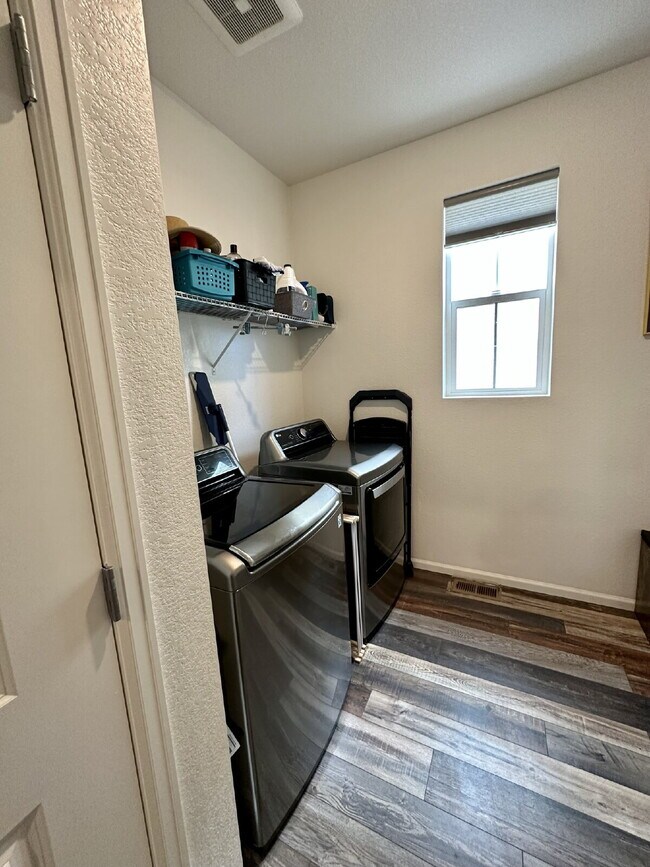 Building Photo - MOVE IN SPECIAL:   Move in before February 20th, 2026 receive $500 off of 1st Month’s Rent.